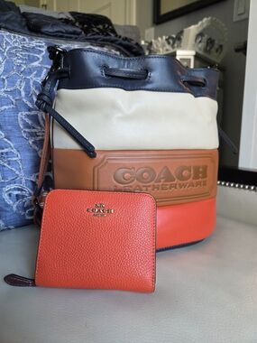 NEW Coach Colorblock Leather Bucket Bag with Orange Zip Wallet